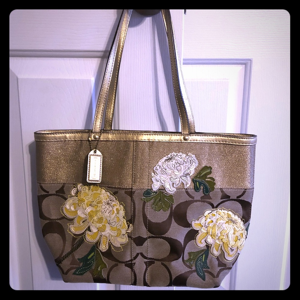 ✨Sold✨ Coach Signature Stripe Floral Appliqué Tote